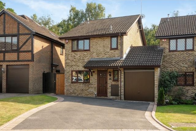 Aos fãs de Harry Potter: a casa dos Dursley está à venda
