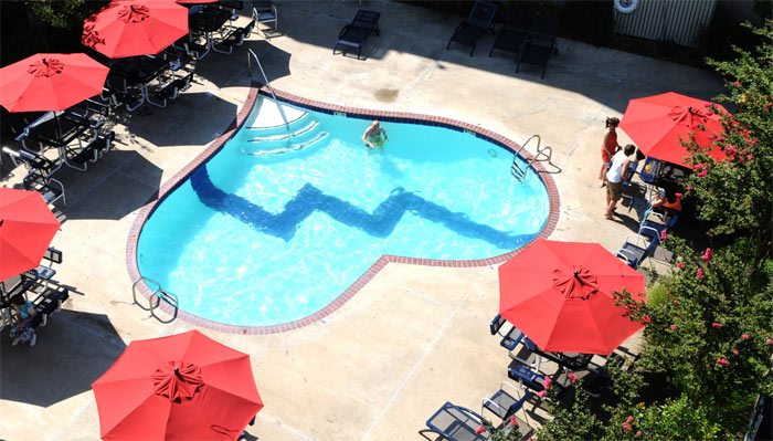 05-piscinas-com-formatos-divertidos