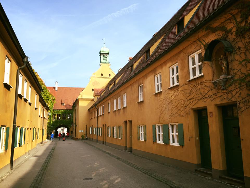 Nesta vila alemã o aluguel custa um dólar há cinco séculos