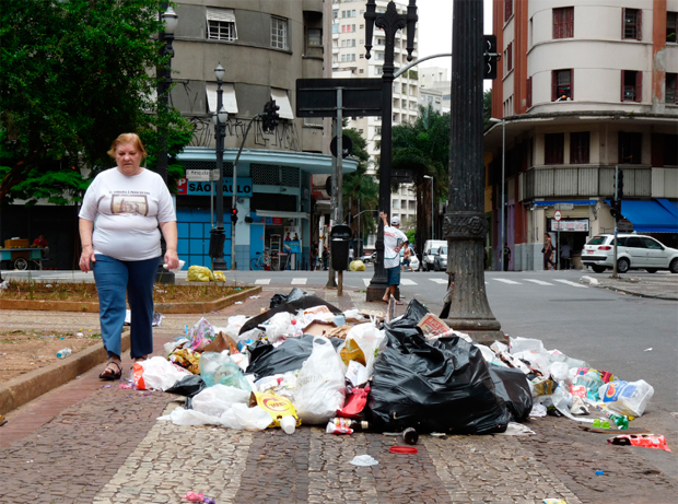 Em São Paulo, jogar lixo na rua poderá render multa de até R$ 500