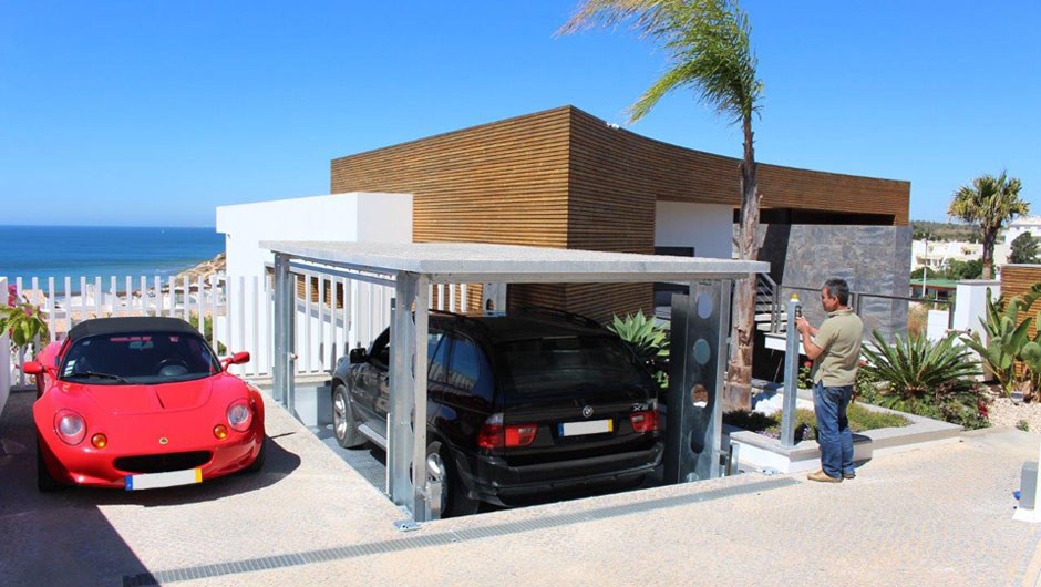 Arquitetos portugueses criam garagem que se esconde no chão