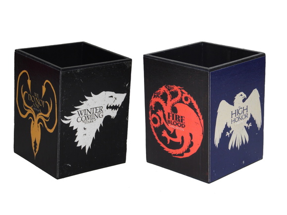 O porta lápis Game Of Thrones custa R$ 22 reais Elo 7.