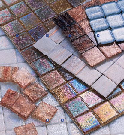 1. Os itens da linha Venturina, de 2 x 2 cm, s&atilde;o rajados de ouro. Na Kolorin...