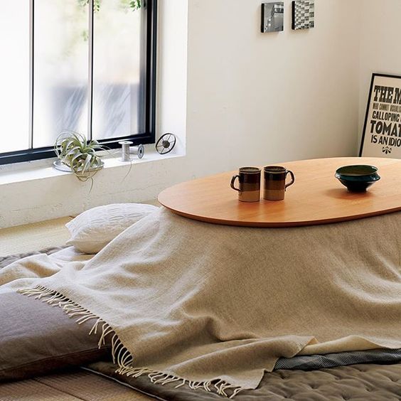 Conheça o kotatsu: esta mesa-cobertor vai mudar a sua vida!