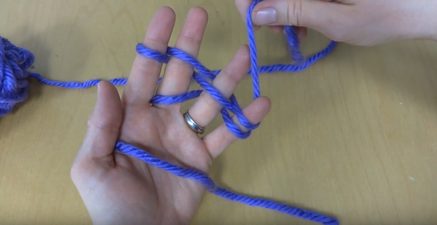 Tricô de dedo: a nova tendência que já é febre nas redes sociais