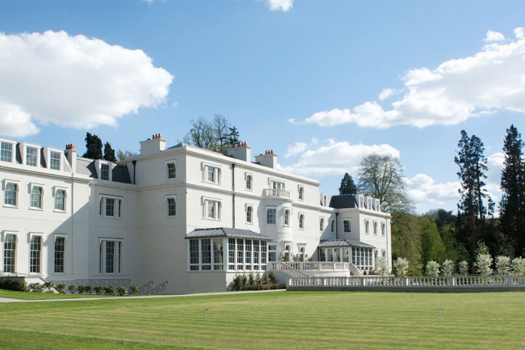 Harry e Meghan Markle vão passar a noite pré-casamento em hotéis de luxo