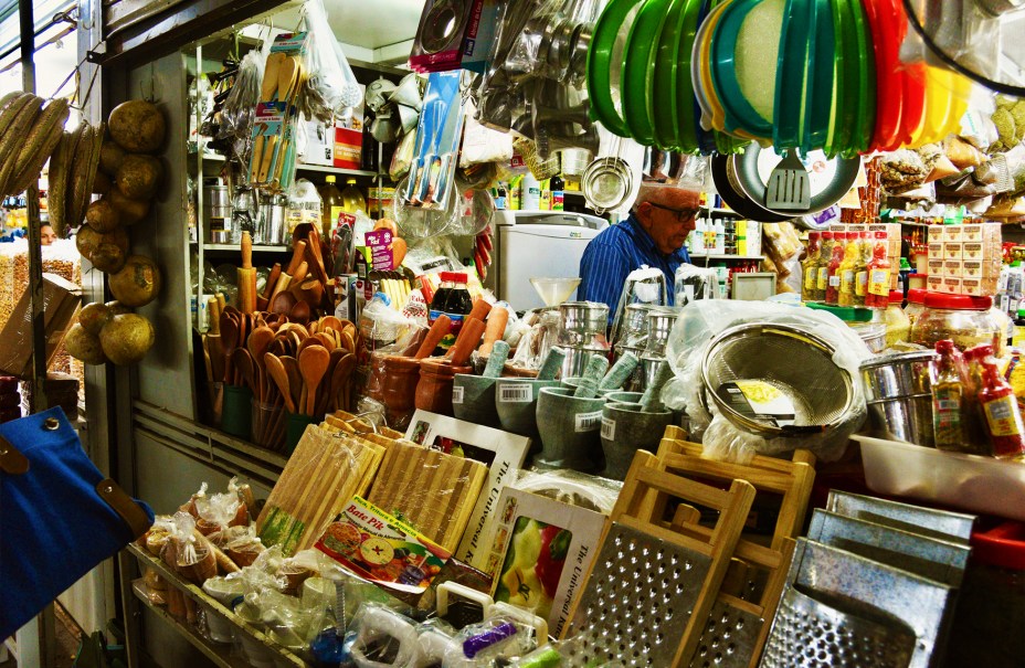 <strong>Feira do Guará (Brasília, DF) -</strong> Funcionando desde 1969, essa feira tradicional de Brasília é famosa pelas roupas e variedade de alimentos da região. Mais de 500 expositores fazem a felicidade dos visitantes. <strong>Quando:</strong> de quarta a domingo. <strong>Horário:</strong> das 8h às 18h. <strong>Local:</strong> Área Especial do CAVE - Guará II.