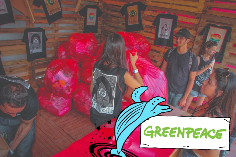 O Greenpeace trouxe ao Lollapalooza Brasil 2019 a ação Rock’n’Recycle, onde se recolhe copos plásticos pelo festival e se troca por brindes do Greenpeace. O Greenpeace trouxe ao Lollapalooza Brasil 2019 a ação Rock’n’Recycle, onde se recolhe copos plásticos pelo festival e se troca por brindes do Greenpeace.