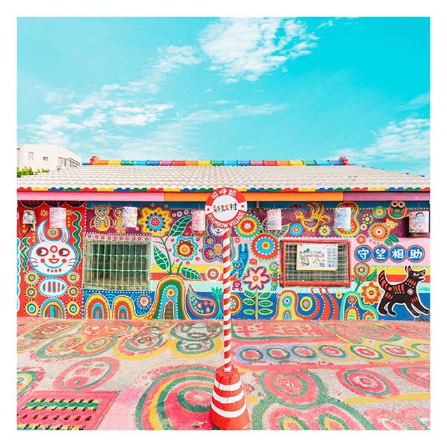 ‘Avô arco-íris’: conheça o pintor que salvou sua vila por meio da arte