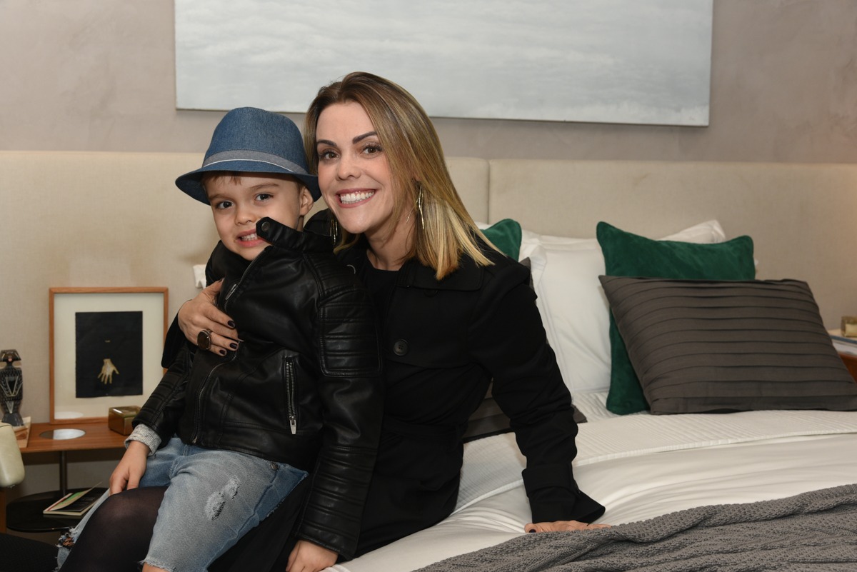 A arquiteta Erica Salguero e seu filho Lorenzo (6)