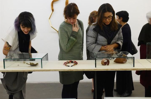 Último final de semana para você conferir a exposição “Aquilo que Abraça”