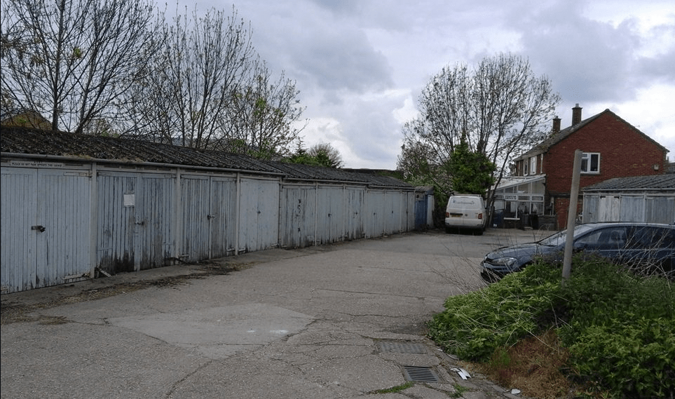 02-casas-conteiners-sao-construidas-em-local-que-abrigava-garagem