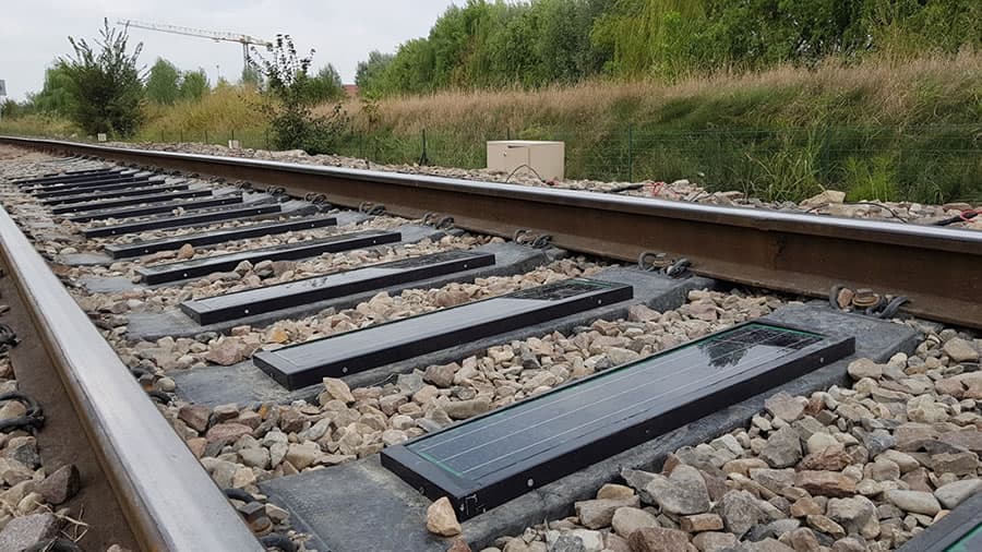 Itália cria trilho sustentável a partir de pneus velhos