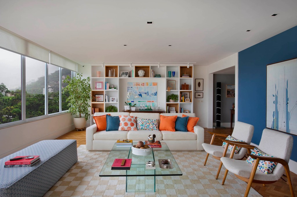 Reforma de apê traz vida e alegria sem quebra-quebra