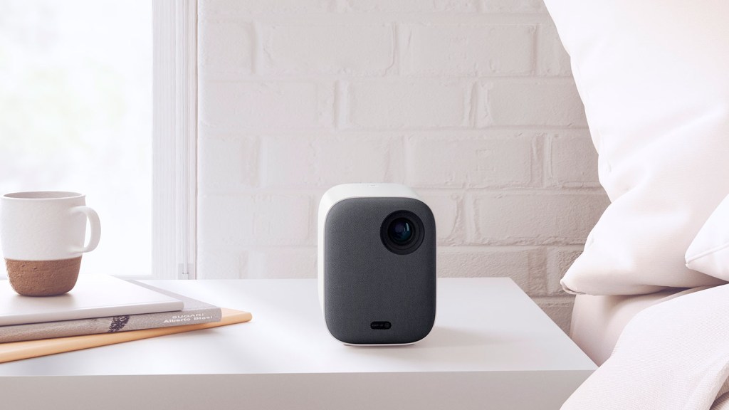 Crie um cinema em casa com um projetor compacto e cheio de design