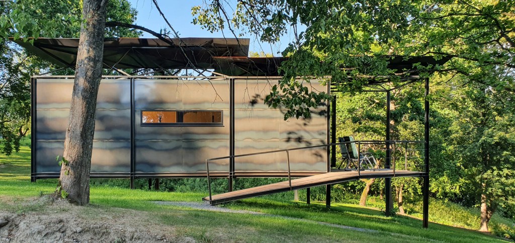 cabine-modular-com-teto-coletor-de-chuva-e-adaptavel-a-qualquer-local-casa.com-4