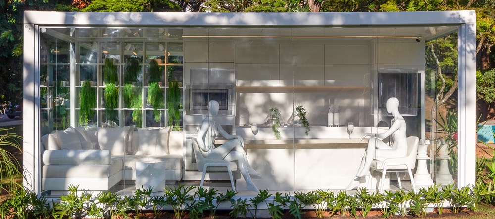 Por trás dos contêineres do Janelas CASACOR São Paulo