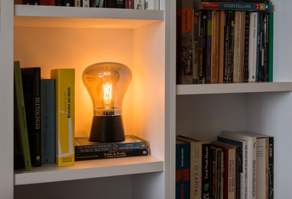 como-iluminar-o-cantinho-de-leitura-casa.com-01. Projeto do escritório Oliva Arquitetura_Foto Emerson Rodrigues