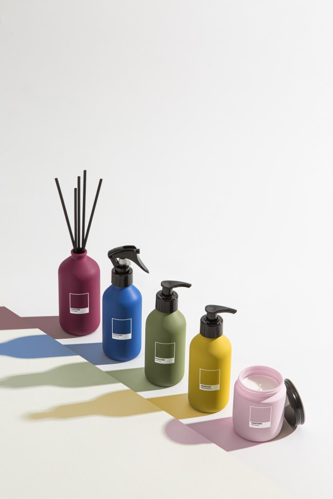 lenvie-e-pantone-lancam-nova-linha-de-perfumes-para-ambientes-casa.com-1