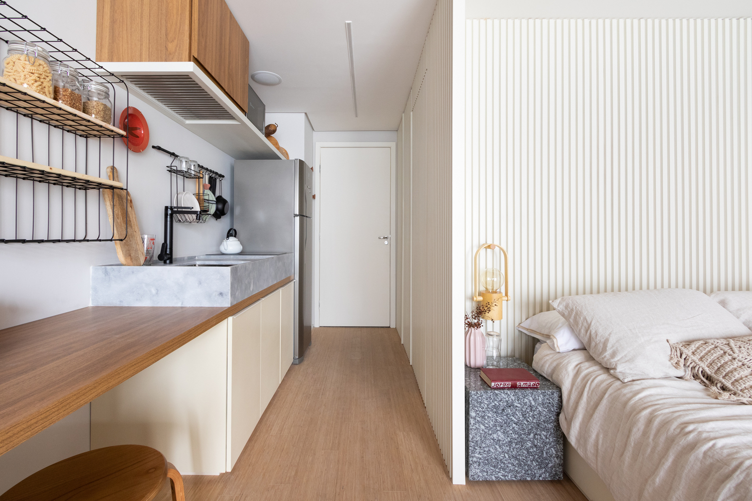 10-minimalismo-e-funcionalidade-definem-apartamentos-na-liberdade