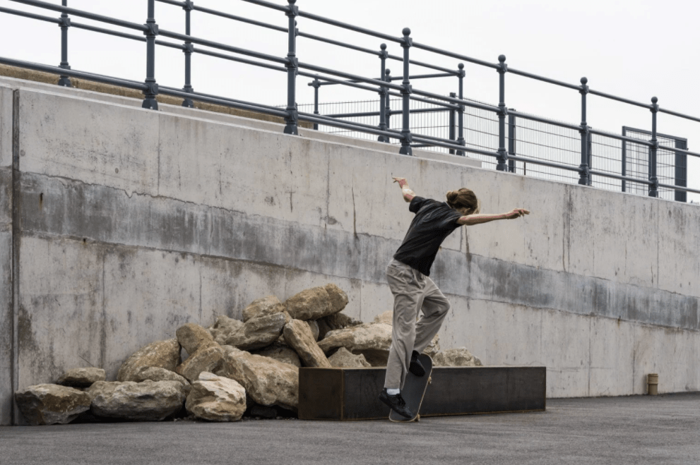 3-estas-esculturas-foram-feitas-para-andar-de-skate