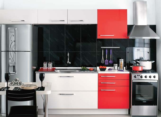 Preste aten&ccedil;&atilde;o nas possibilidades de modula&ccedil;&atilde;o dos m&oacute;veis planejados, pois essas subdivis&otilde;es ajudam a colocar ordem na cozinha. Mas escondem uma armadilha: quanto maior o n&uacute;mero de gavetas e portas, mais alto o or&ccedil;amento, por causa das ferragens, principalmente.