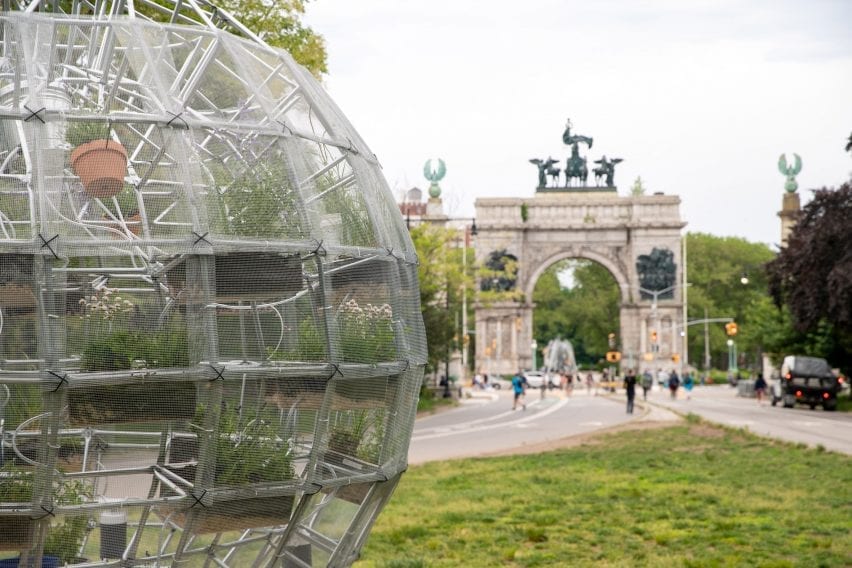 Instalação-filtra-água-da-chuva-em-Nova-York-dezeen-05