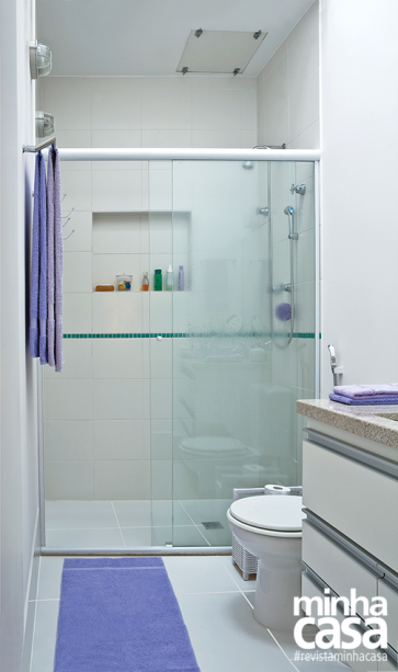 Para destacar o revestimento básico, o arquiteto <span>Douglas Honma </span>apostou em uma faixa estreita de pastilhas de vidro. Para destacar o revestimento básico, o arquiteto <span>Douglas Honma </span>apostou em uma faixa estreita de pastilhas de vidro.