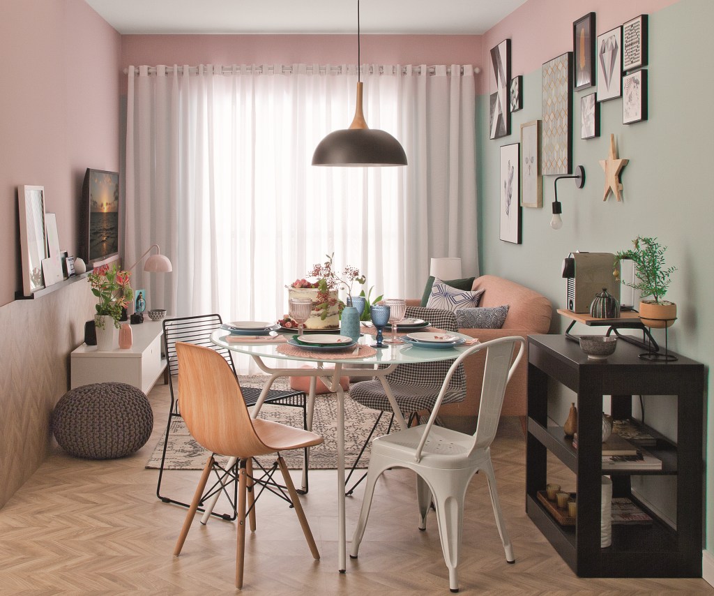 sala de jantar jogo de cadeiras diferentes