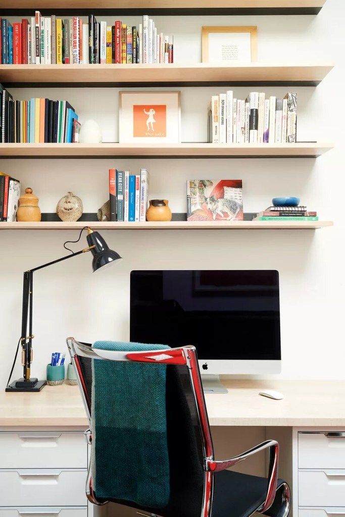 transformar-closet-em-home-office-casa.com-my-domaine-2-michelle-gage-rebecca-mcalpin