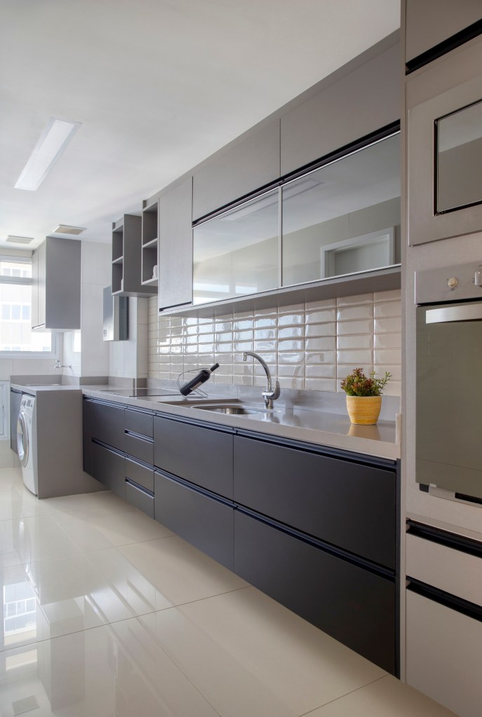 11-atmosfera-clean-e-tons-neutros-e-claros-convidam-a-tranquilidade-neste-ape