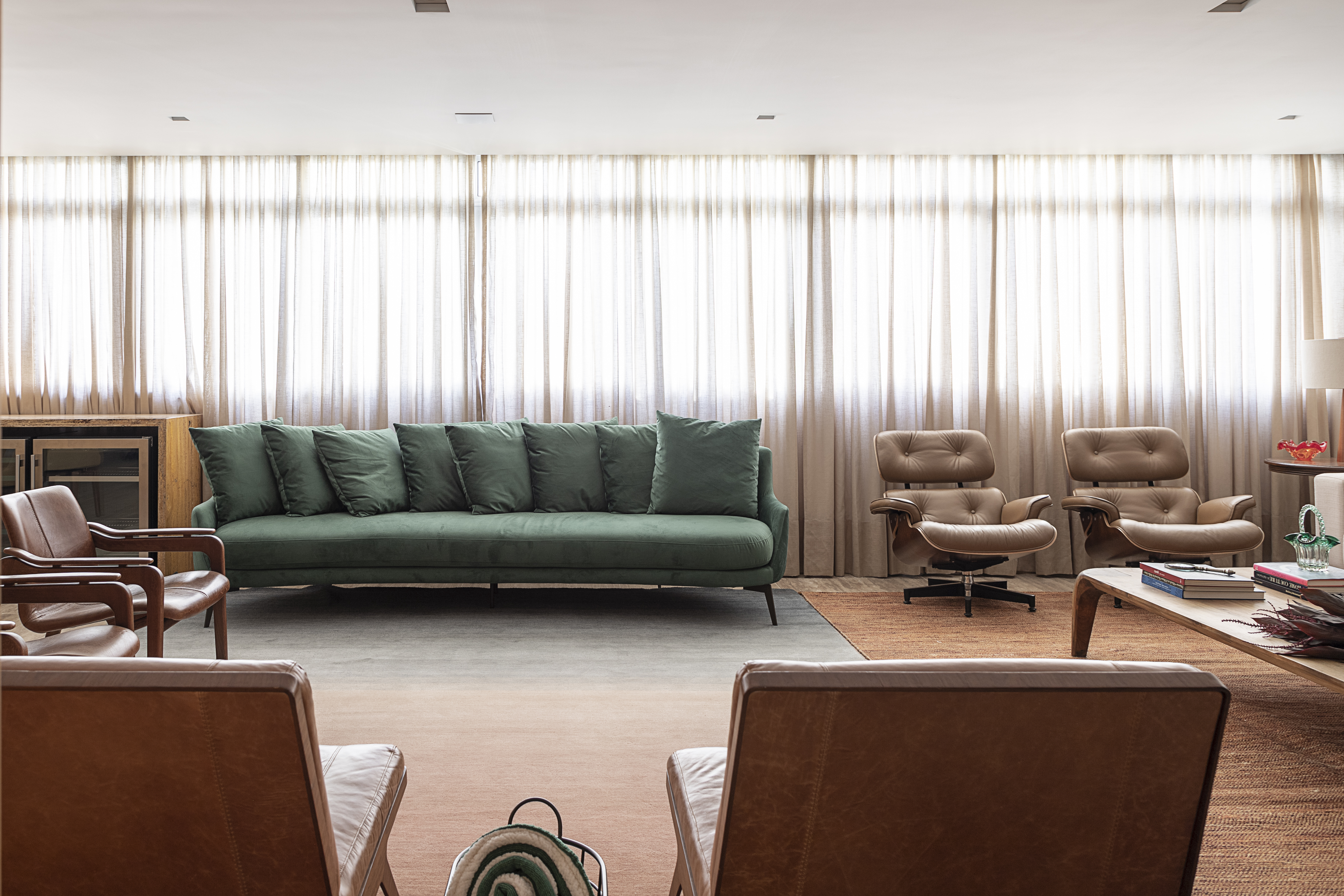 Como-escolher-a-cor-do-seu-sofá-e-os-acessórios-01