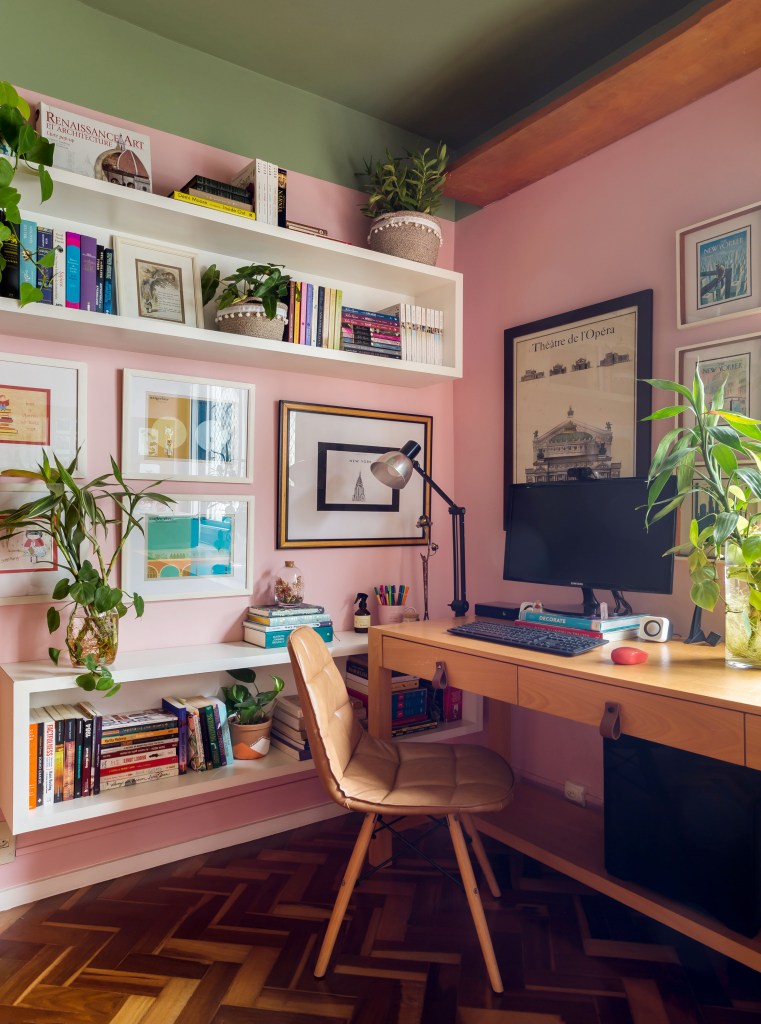 home-office-gallery-wall