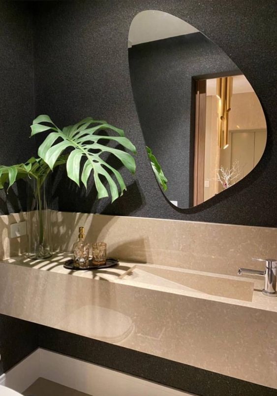 Lavabo com parede preta