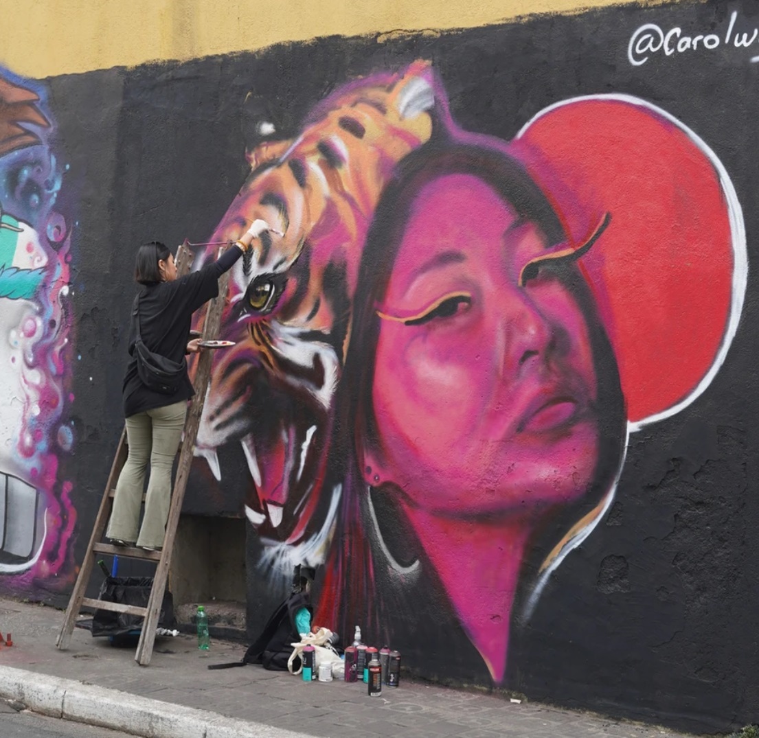 Perfil Carol Wang; arte