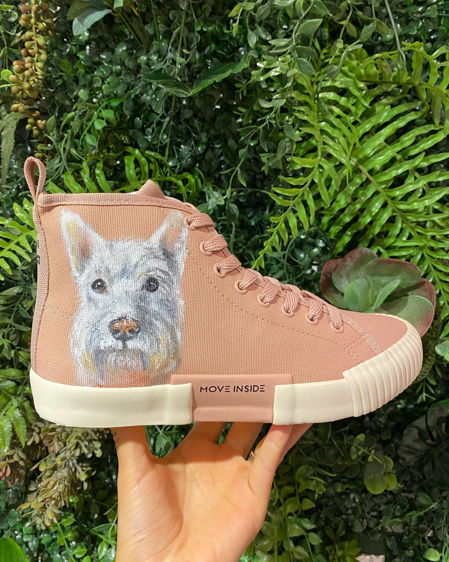 Perfil Carol Wang; arte