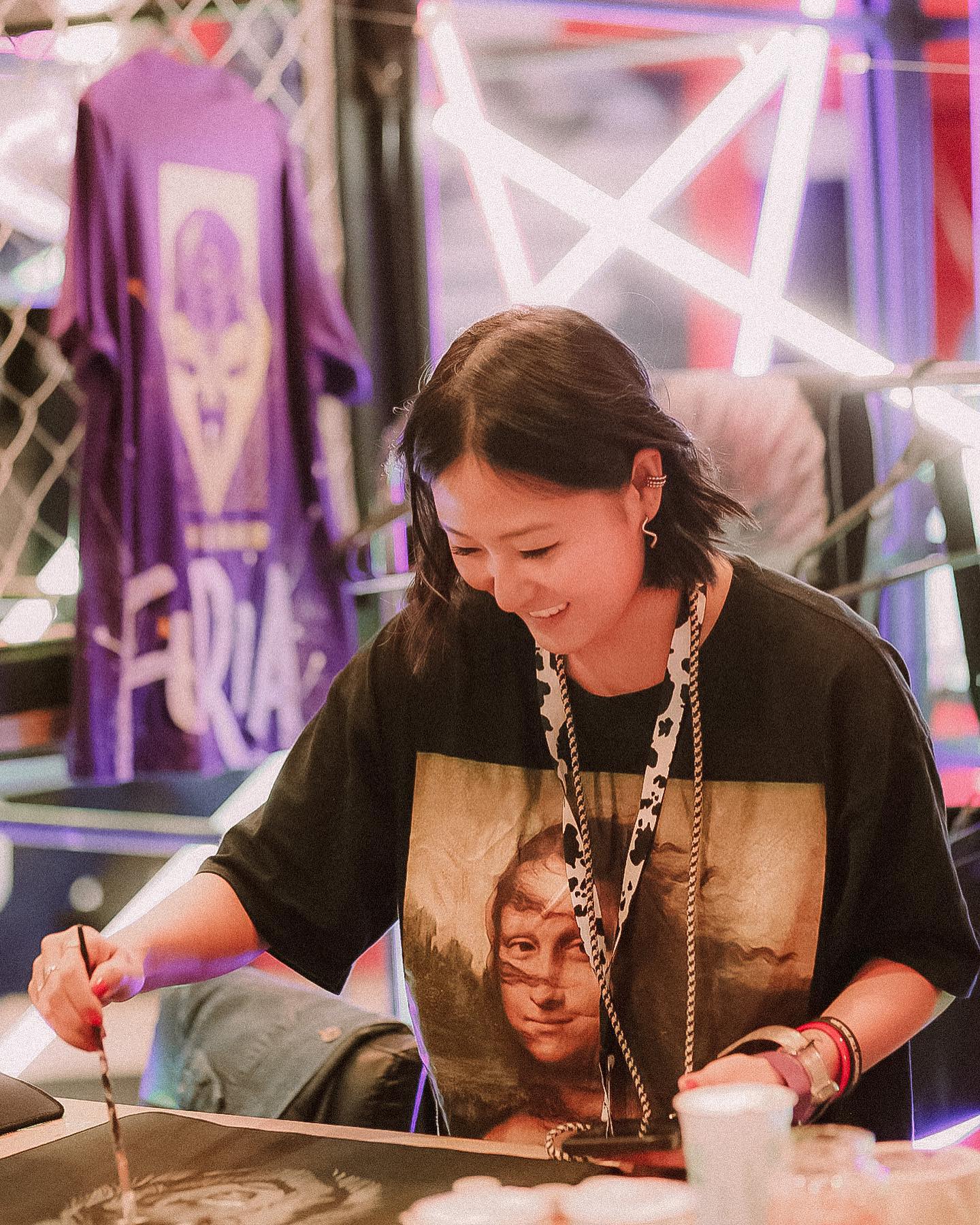 Perfil Carol Wang; arte