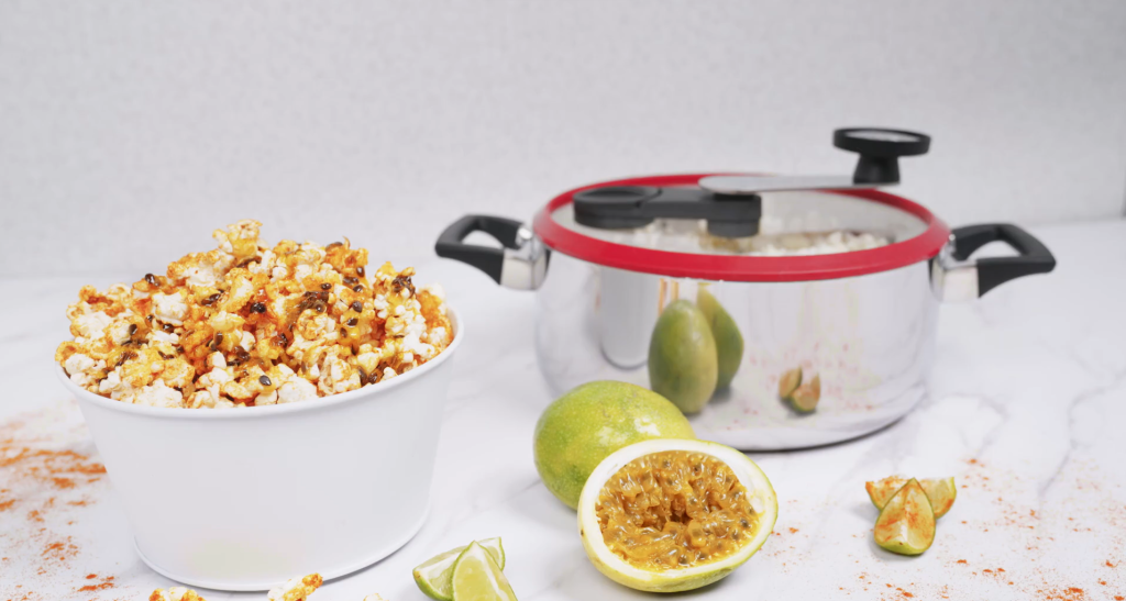 2 receitas de pipoca diferentes para fazer em casa