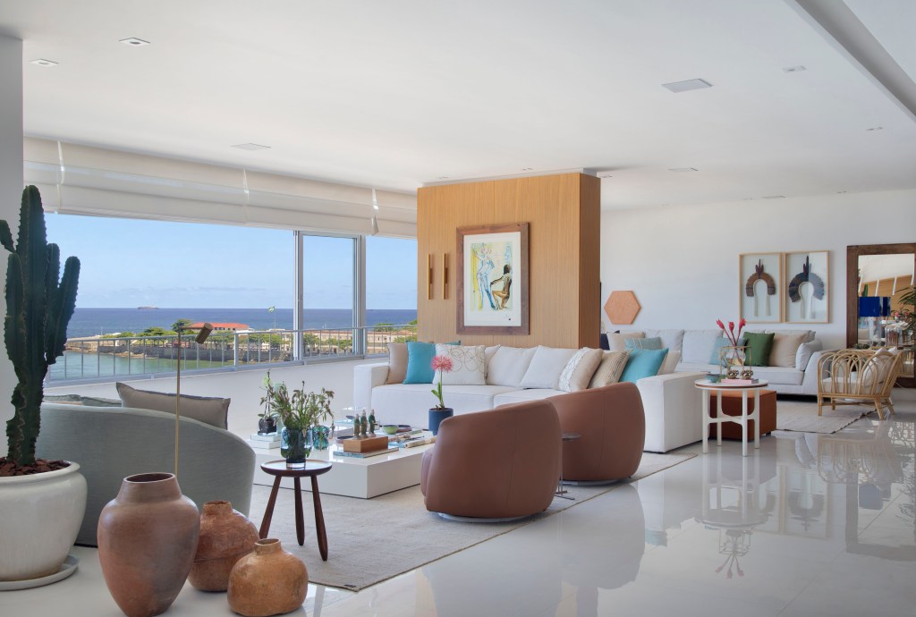 Vista deslumbrante de Copacabana pauta projeto de área social com 100m²