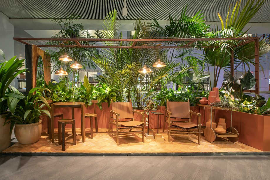 Gabi Pileggi, Luciana Bacheschi e Cecilia Gontijo - Jardim Terras de Encontros. O paisagismo foi baseado na decoração minimalista, na qual o plano de fundo apresenta cores que remetem aos pigmentos naturais, fundindo a essência da terra com o design moderno.